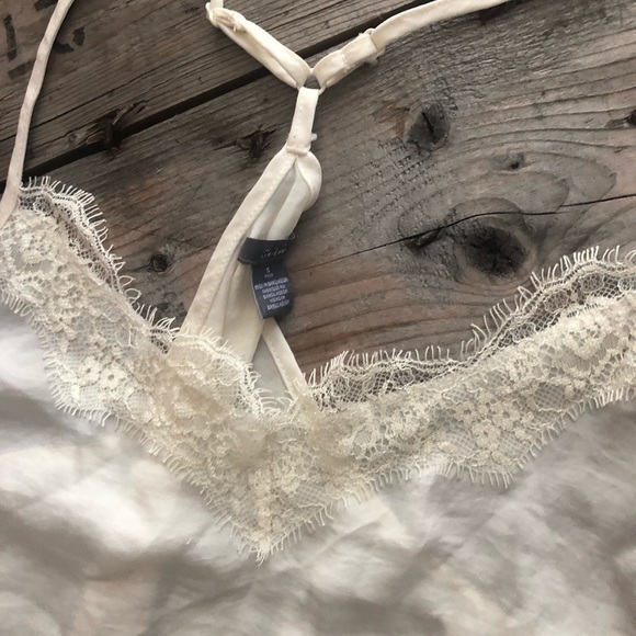 Cute Silk lace top! - Picture 4 of 4